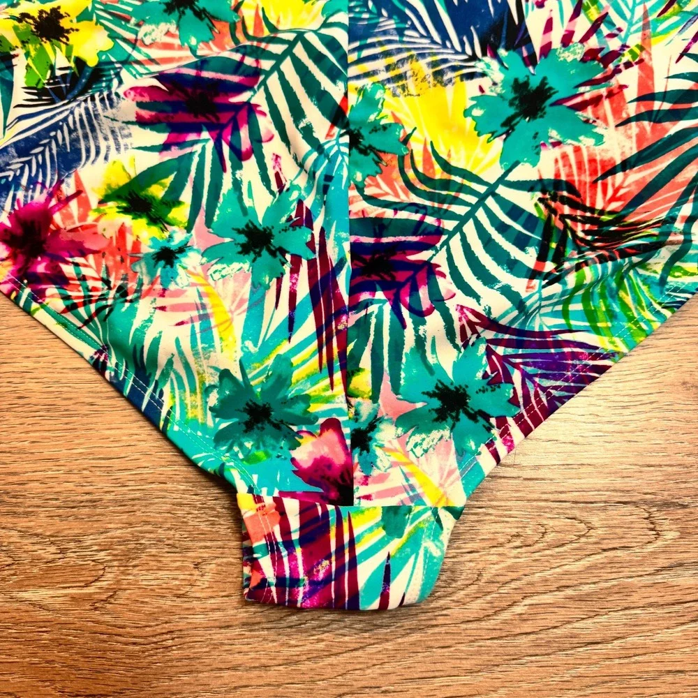 Catalina Swim Size 16-18 XLarge Tropical Floral Print Halter One Piece Swimsuit‎